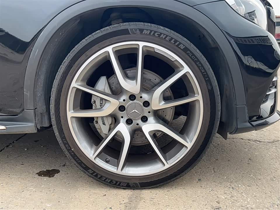 Mercedes-Benz GLC AMG