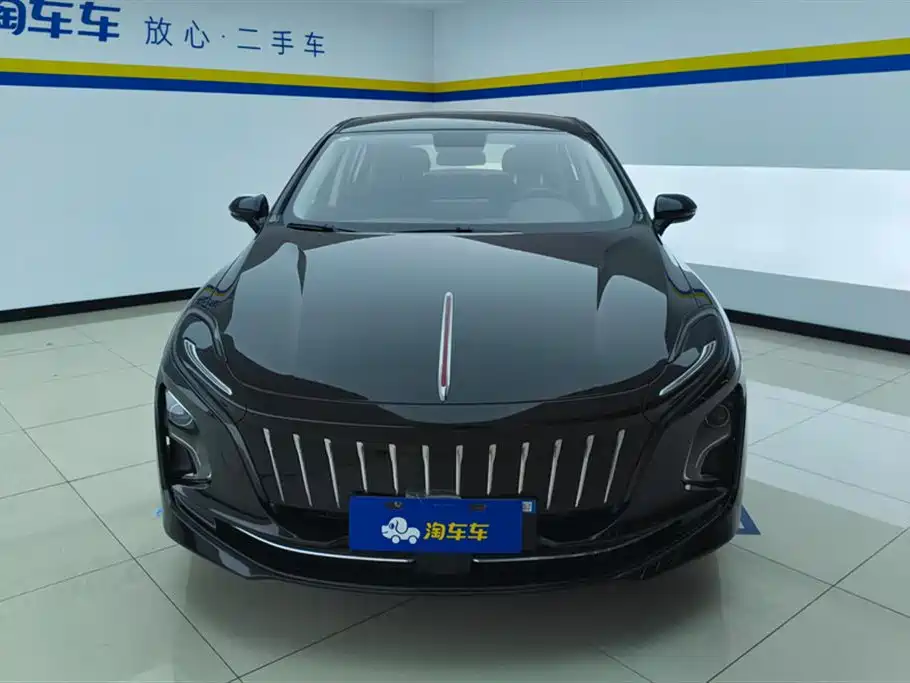 Hongqi E-QM5