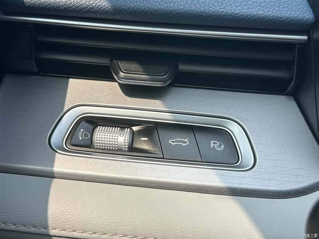 Geely Preface, 2022 16