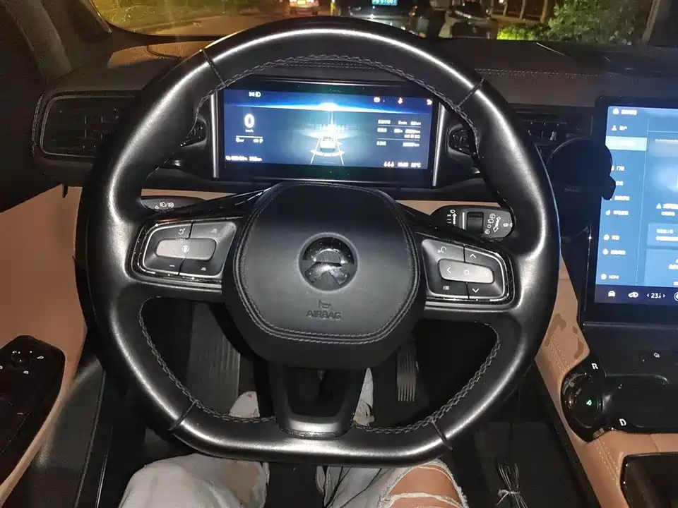 NIO ES6