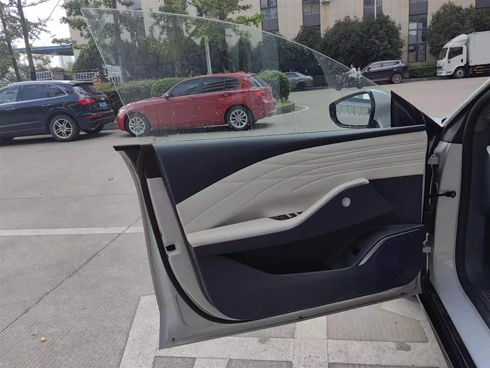 Geely Galaxy Galaxy E8