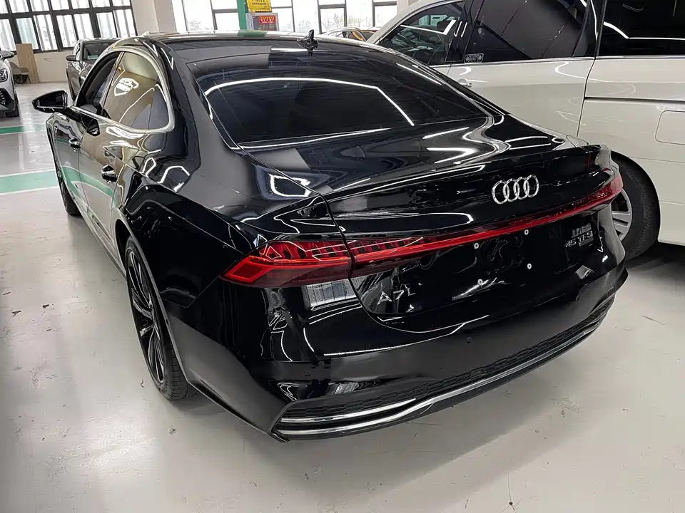 Audi A7L