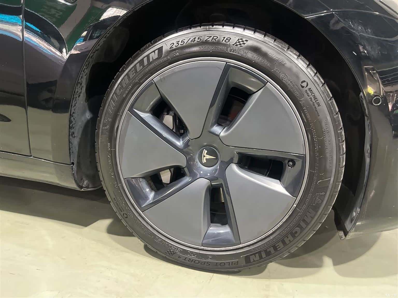 Tesla Model 3, 2022 13