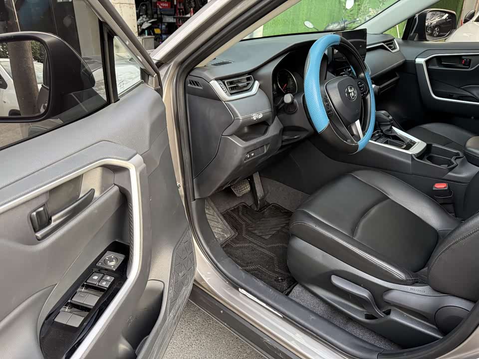 Toyota RAV4 Rongfang