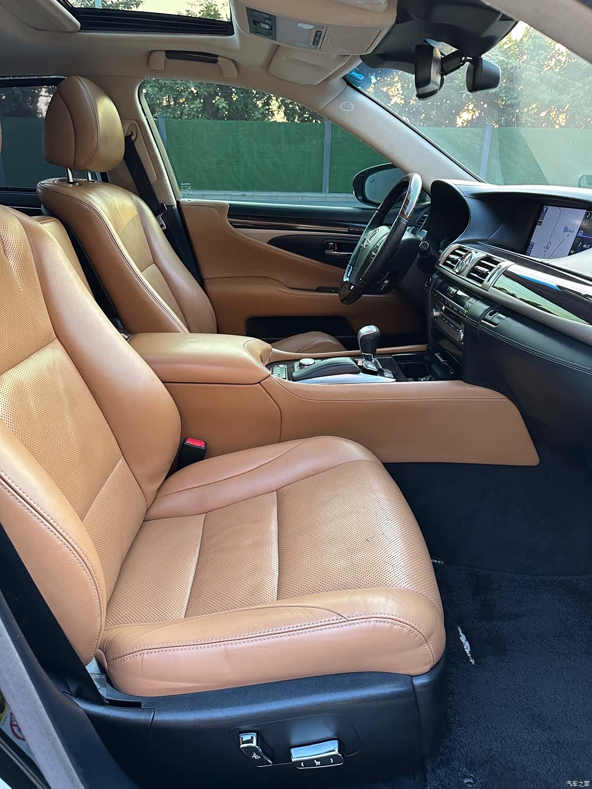 Lexus LS, 2014 17