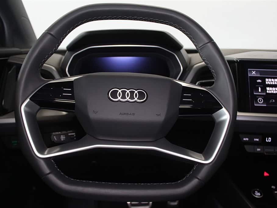 Audi Q4