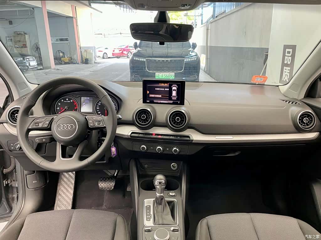 Audi Q2L, 2021 8
