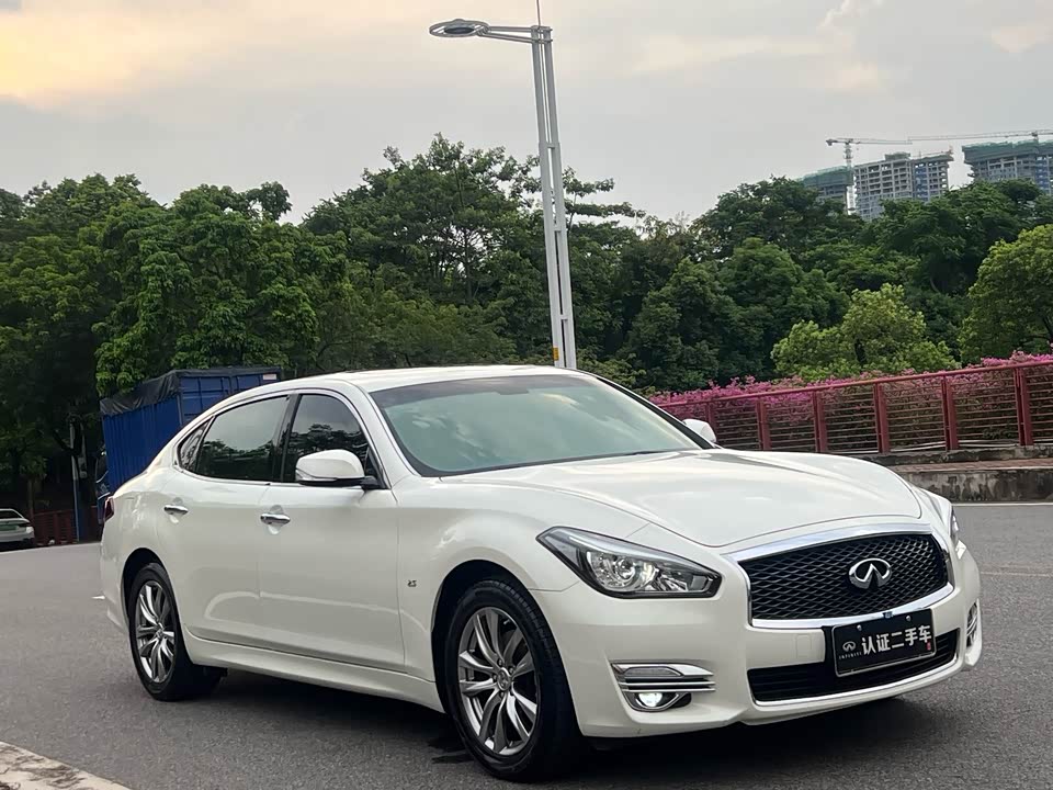 Infiniti Q70 Infiniti Q70