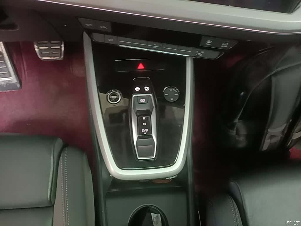 Audi Q5 e-tron, 2024 14