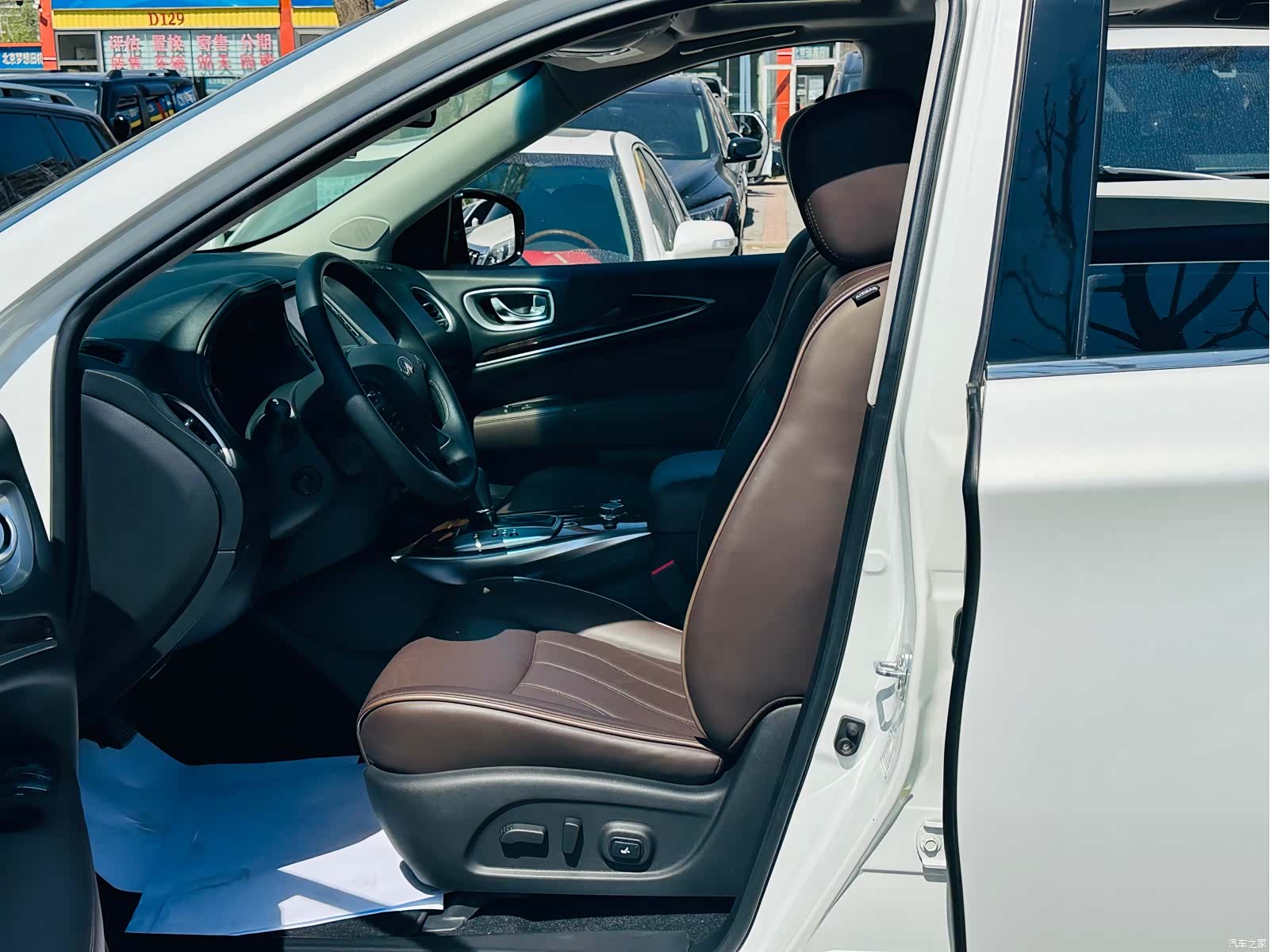 Infiniti JX35, 2014 7