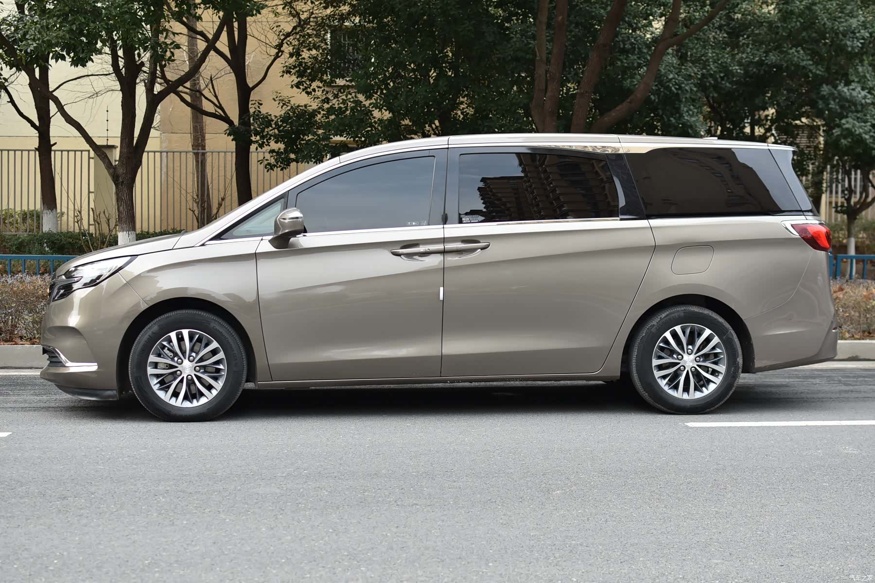 Buick GL8, 2021 19