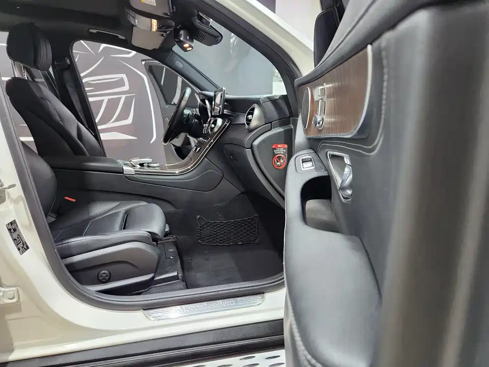 Mercedes-Benz GLC Mercedes-Benz GLC