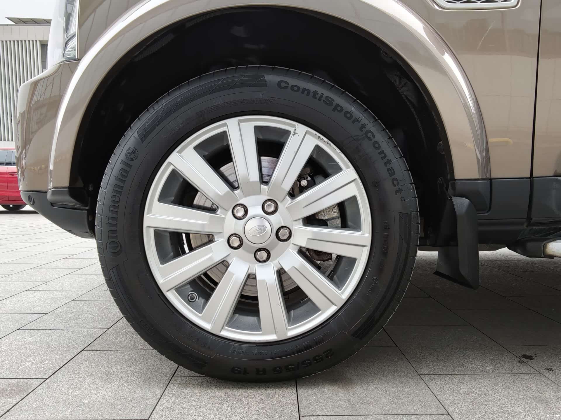 Land Rover Discovery, 2015 4