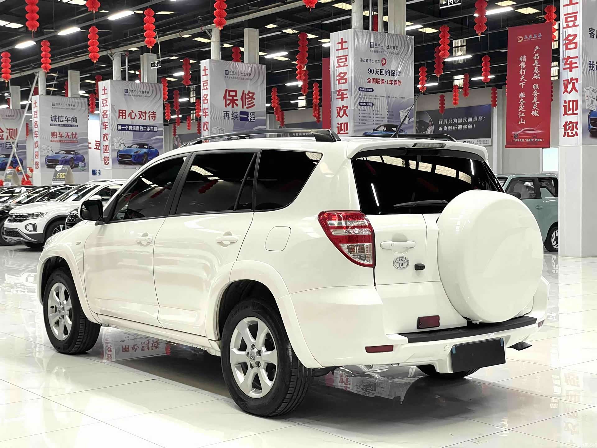 Toyota RAV4, 2011 4
