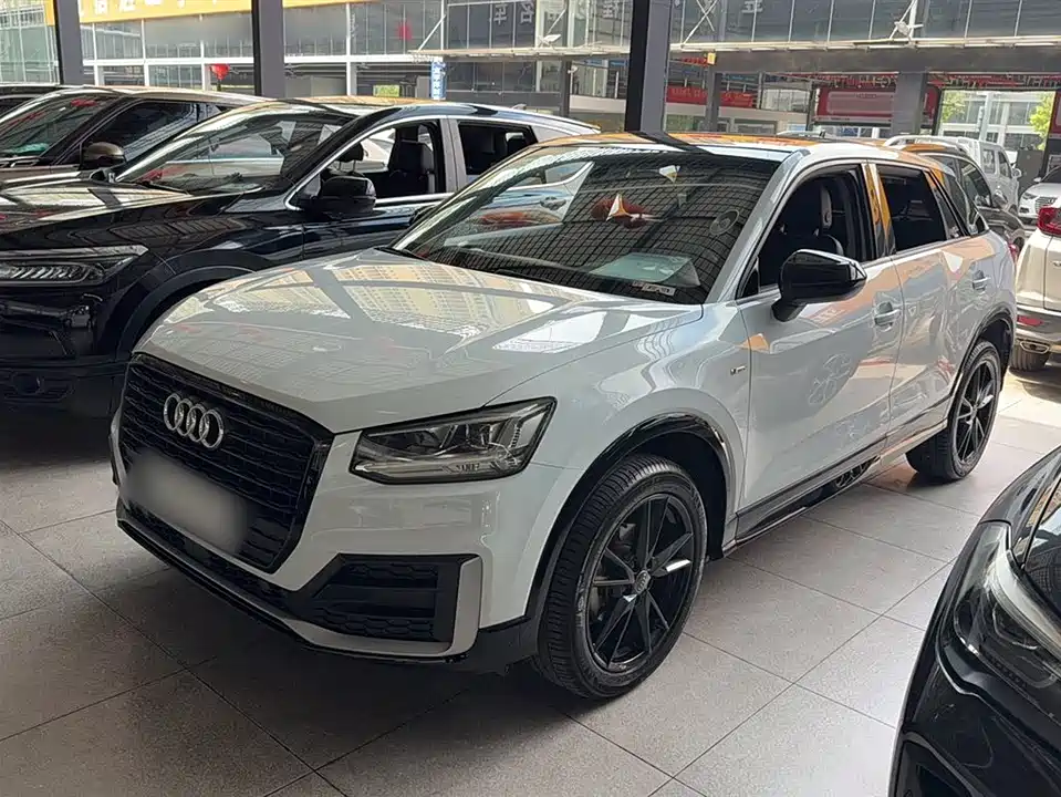 Audi Q2L Audi Q2L