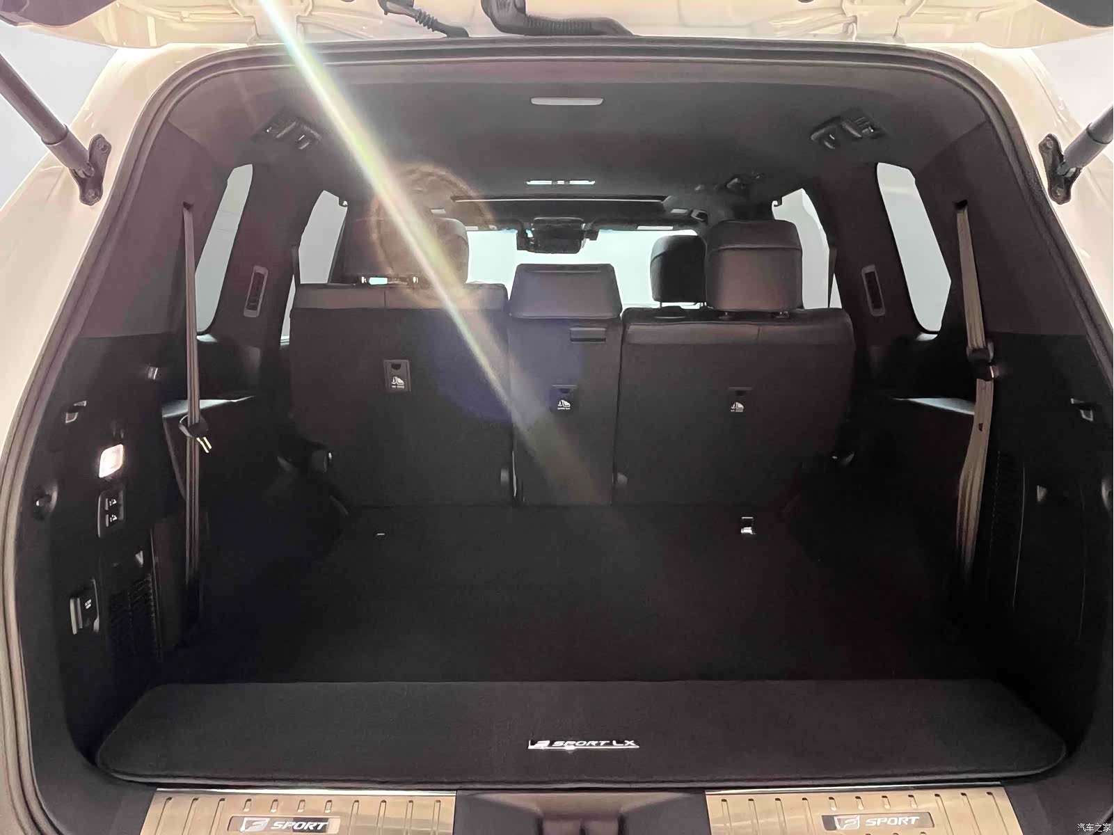 Lexus LX, 2024 16