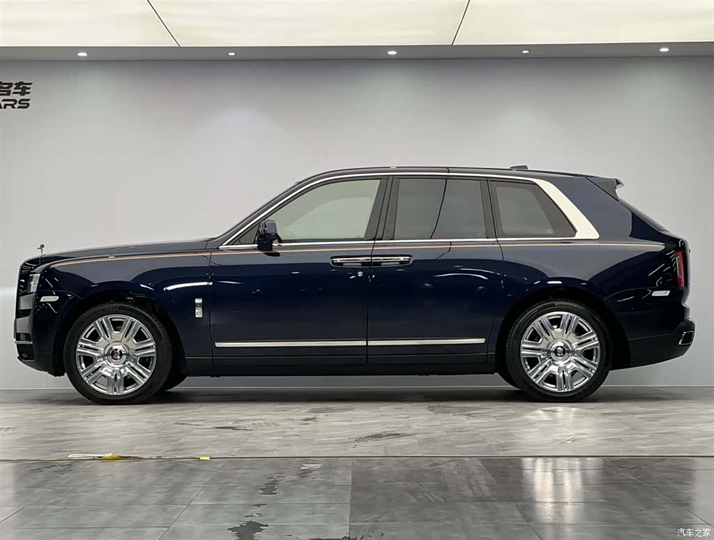Rolls-Royce Cullinan, 2022 7