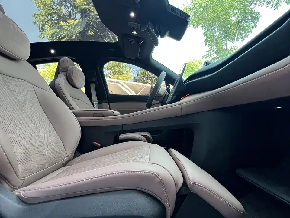NIO EC6