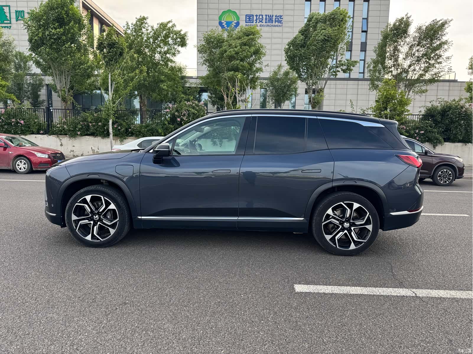 NIO ES8, 2021 4