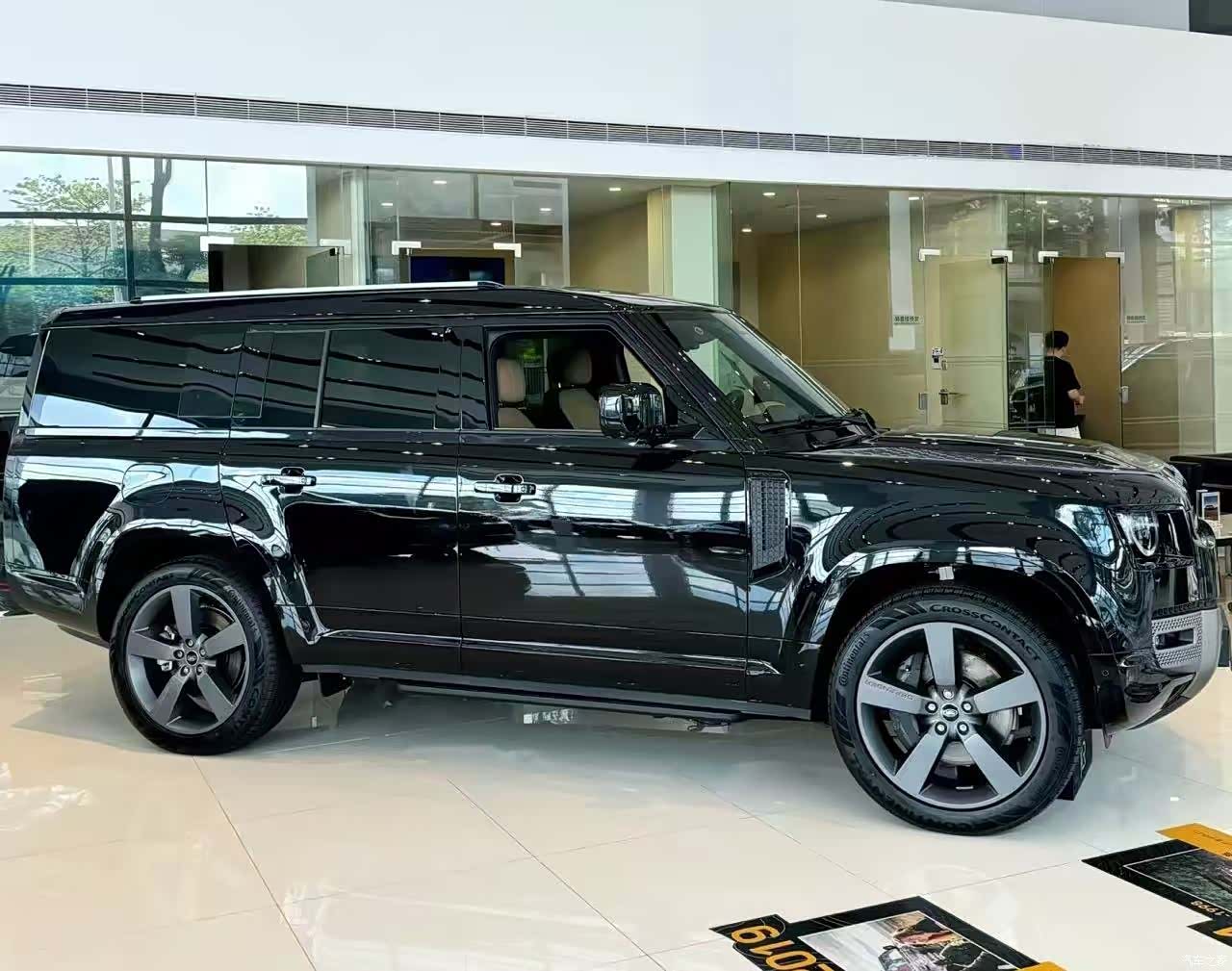 Land Rover Defender, 2025 2