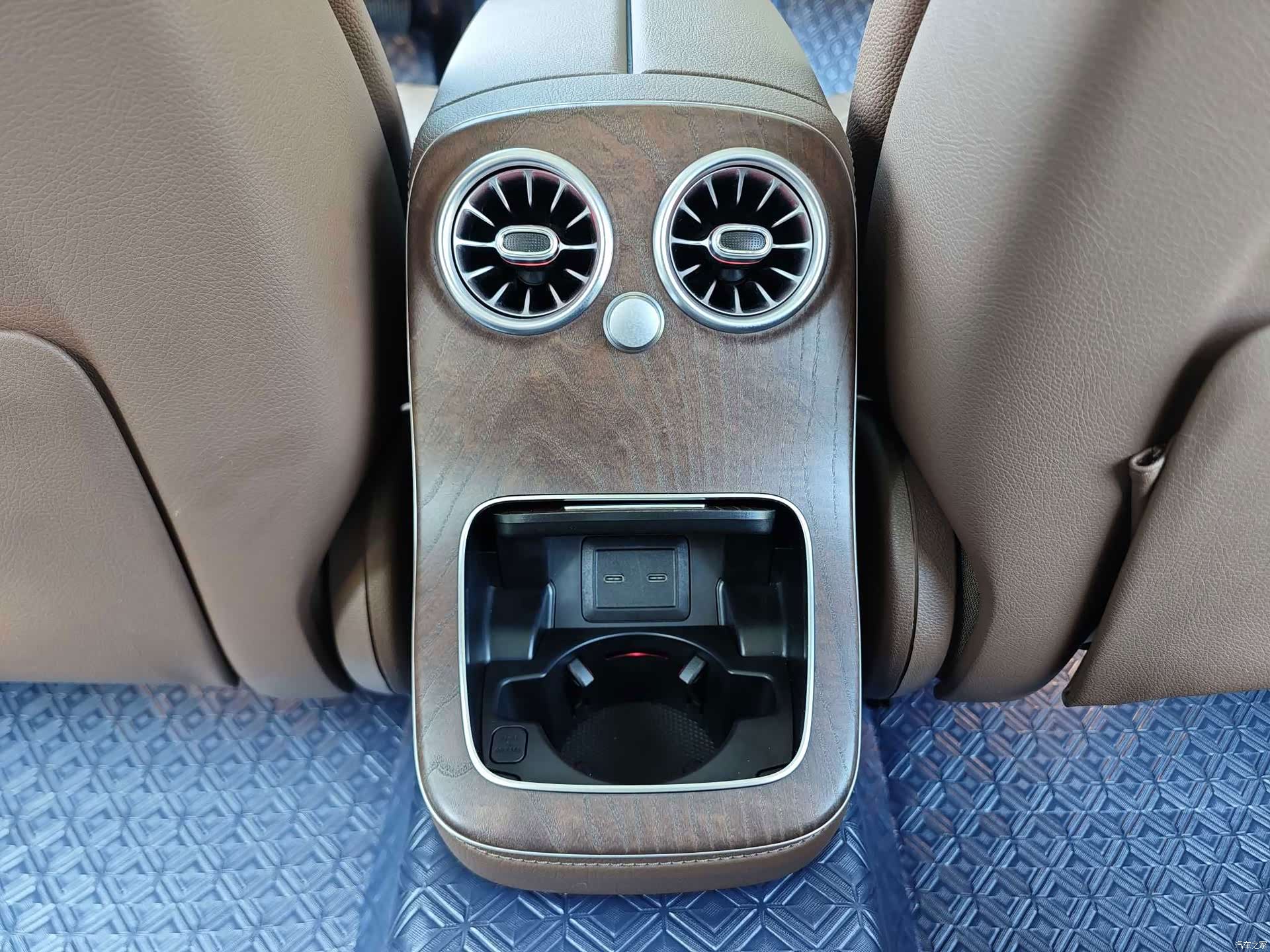 Mercedes-Benz E-Class, 2021 14