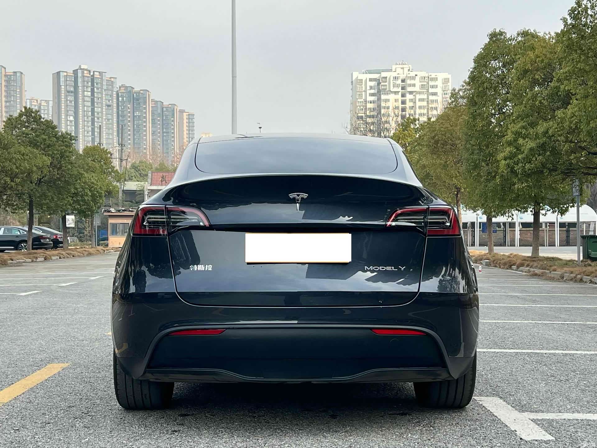 Tesla Model Y, 2024 8