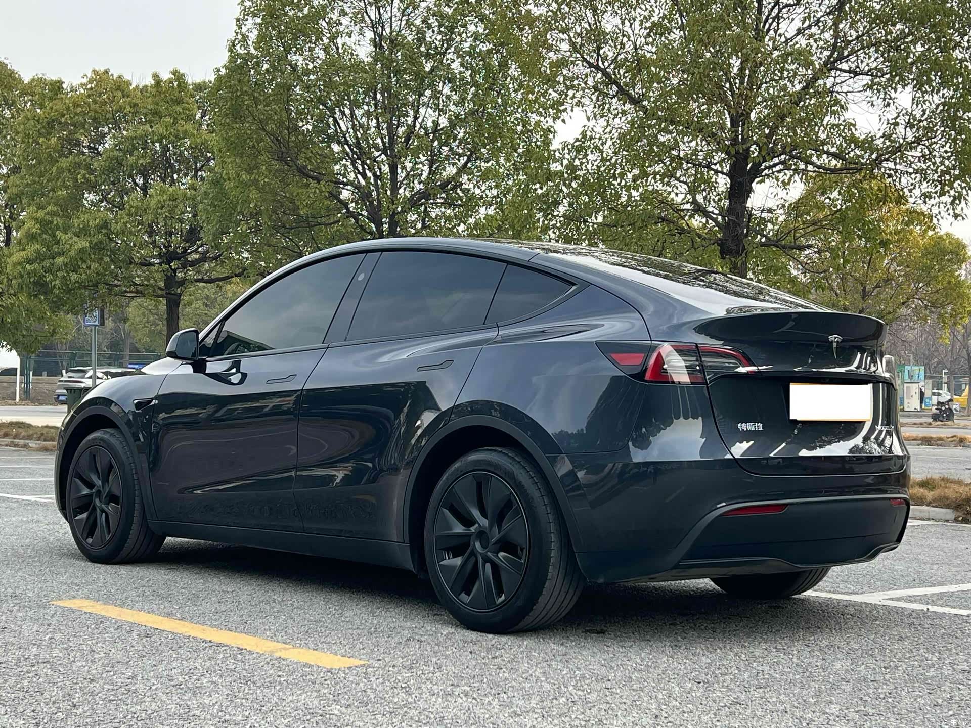 Tesla Model Y, 2024 7