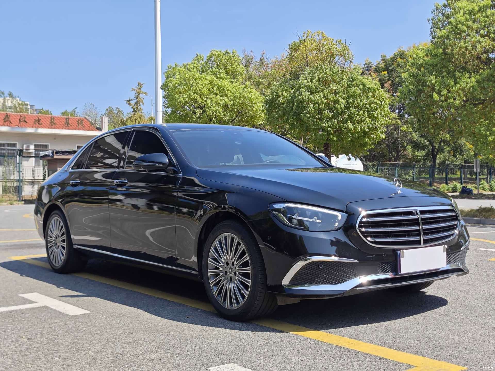 Mercedes-Benz E-Class, 2021 3