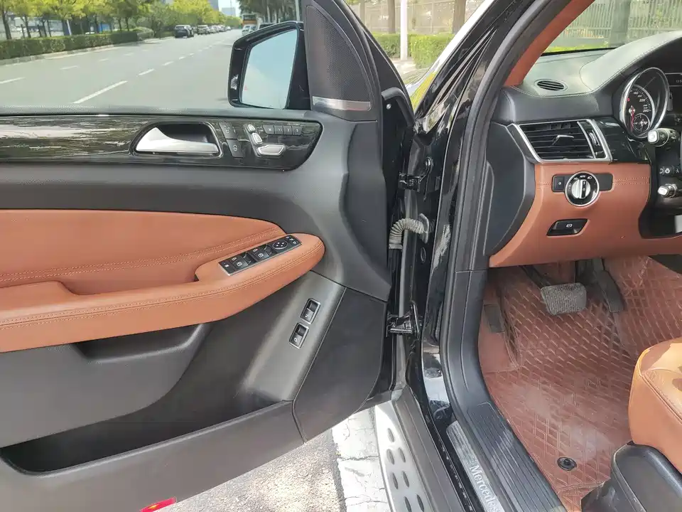 Mercedes-Benz GLS Mercedes-Benz GLS