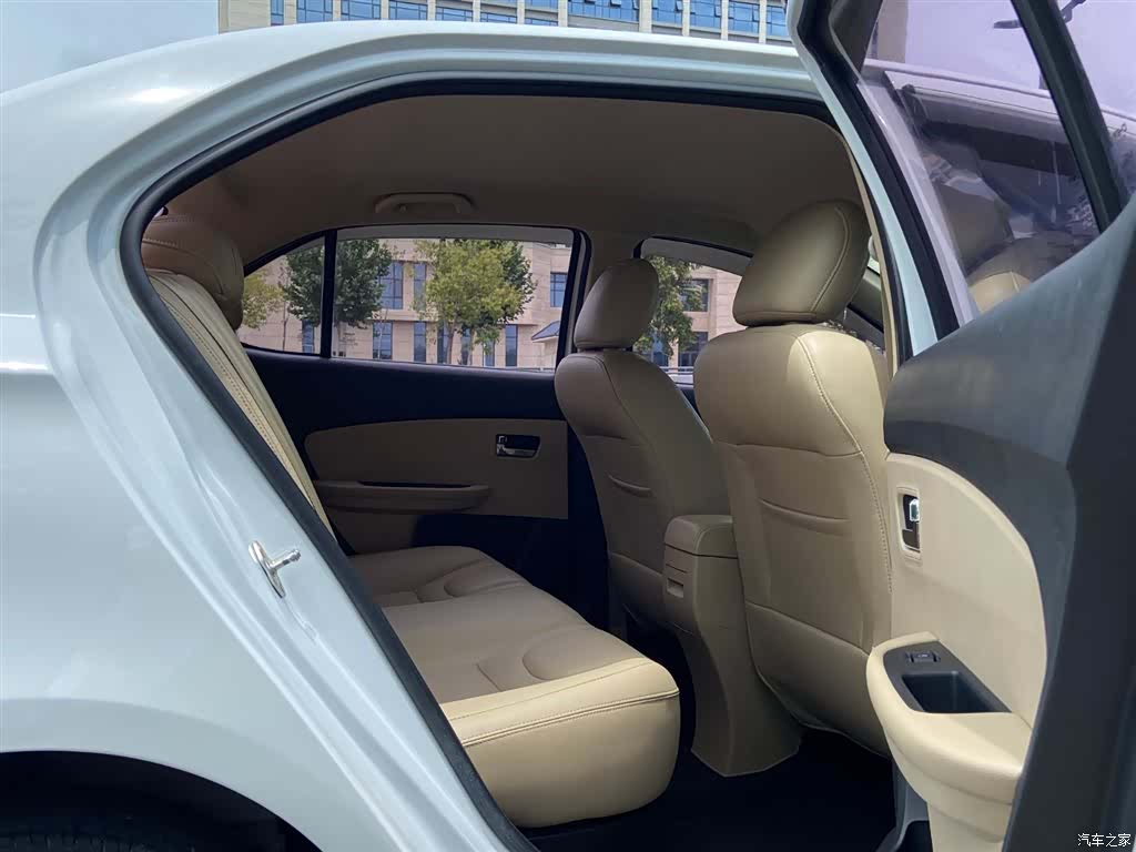 Chery E3, 2015 7