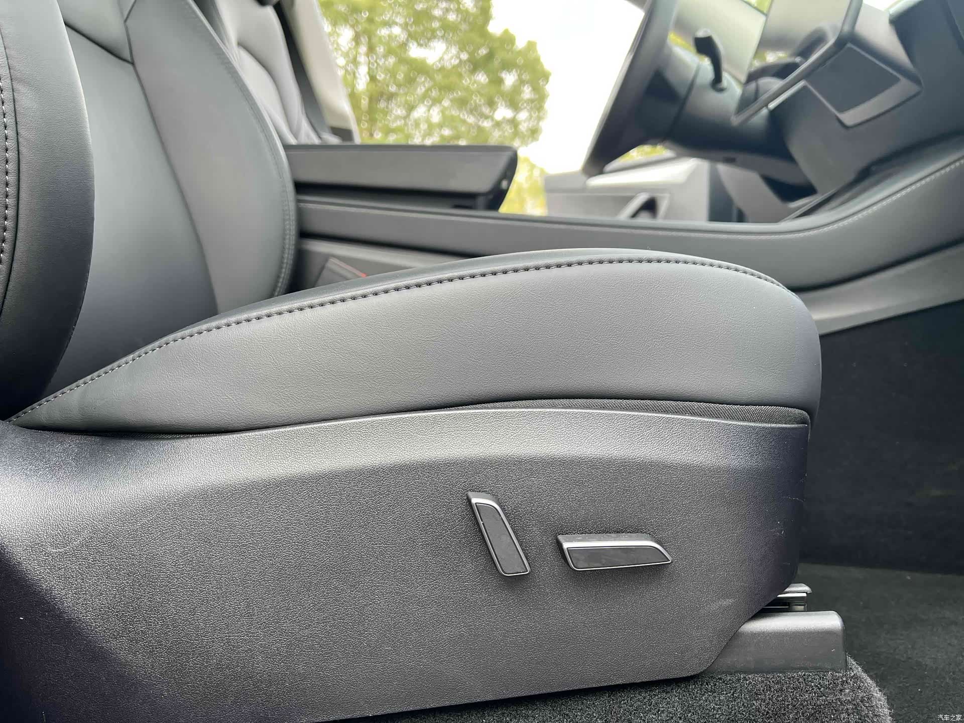 Tesla Model Y, 2024 16