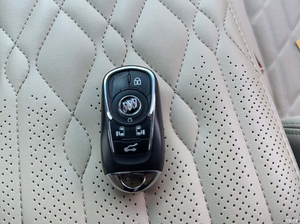 Buick GL8, 2023 17