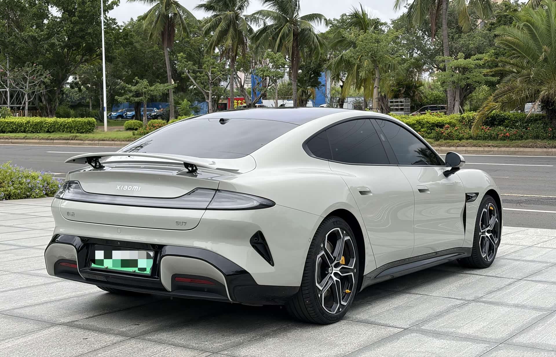 Xiaomi SU7, 2025 8
