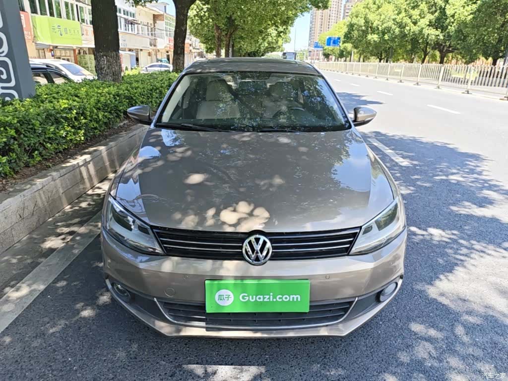 Volkswagen Sagitar, 2015 3