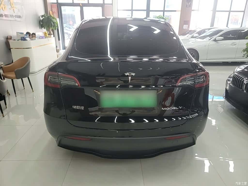 Tesla Model Y, 2024 6