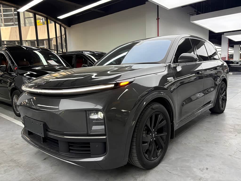 Li Auto L8