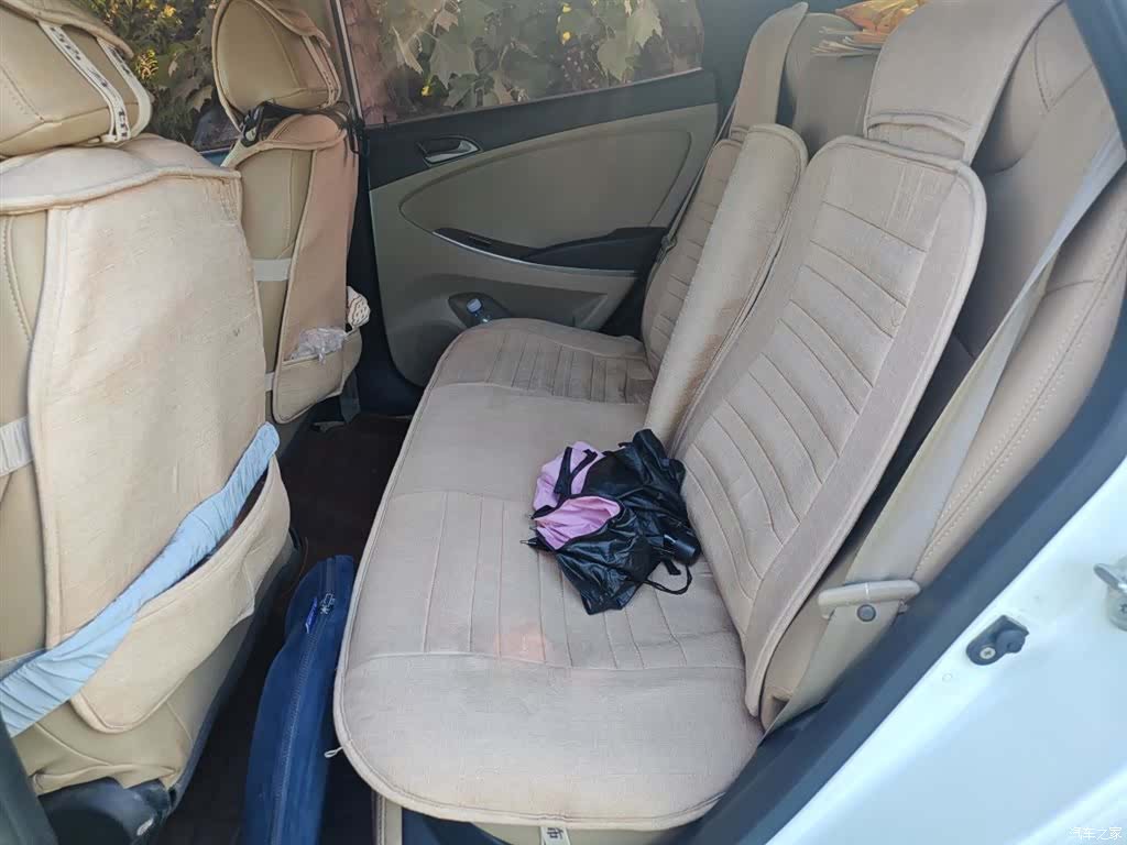 Hyundai GLS, 2015 15