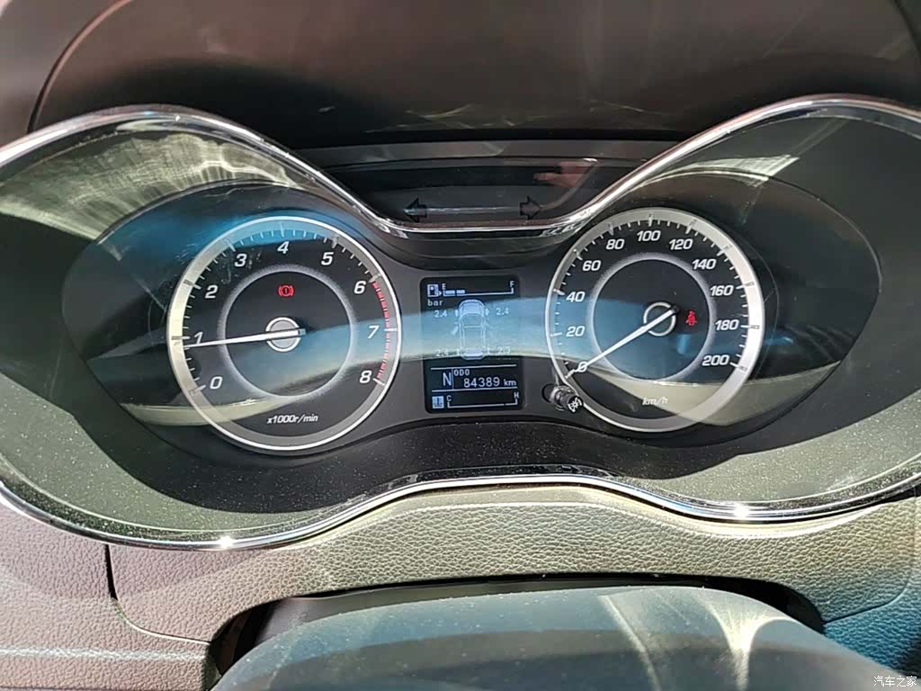 Wuling 560, 2018 12
