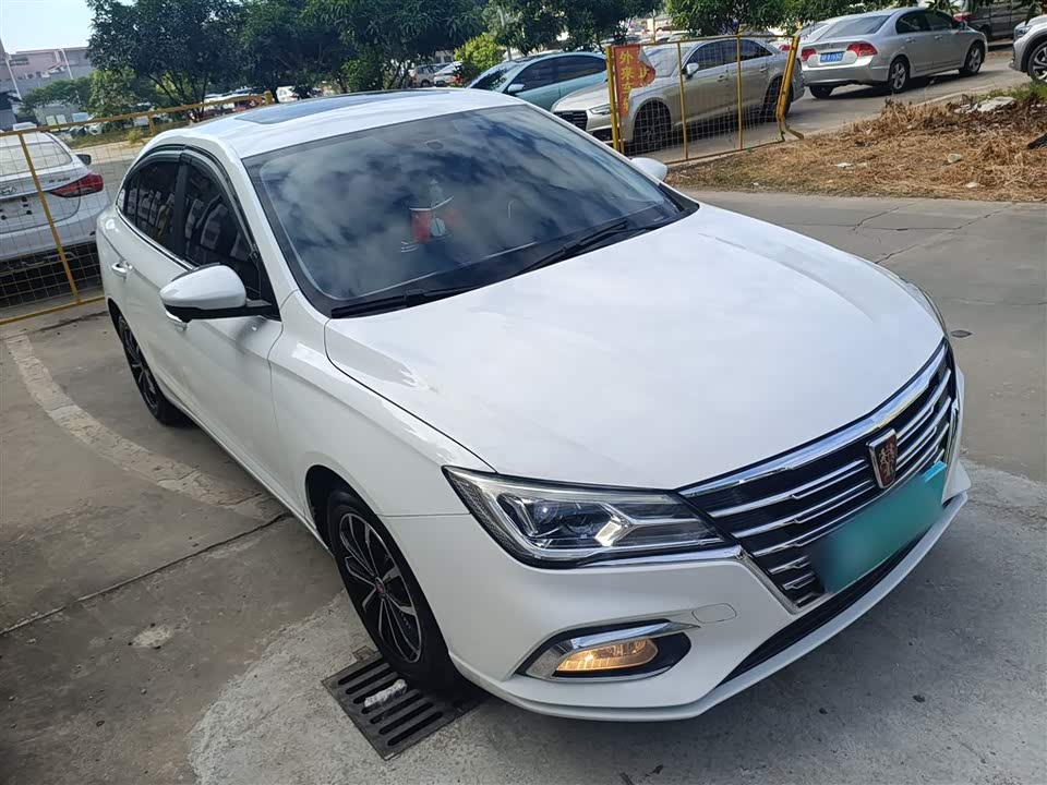 Roewe i5