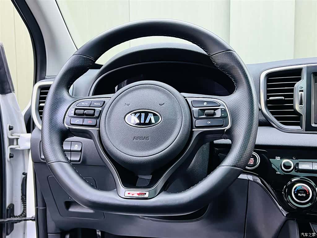 Kia KX5, 2017 10