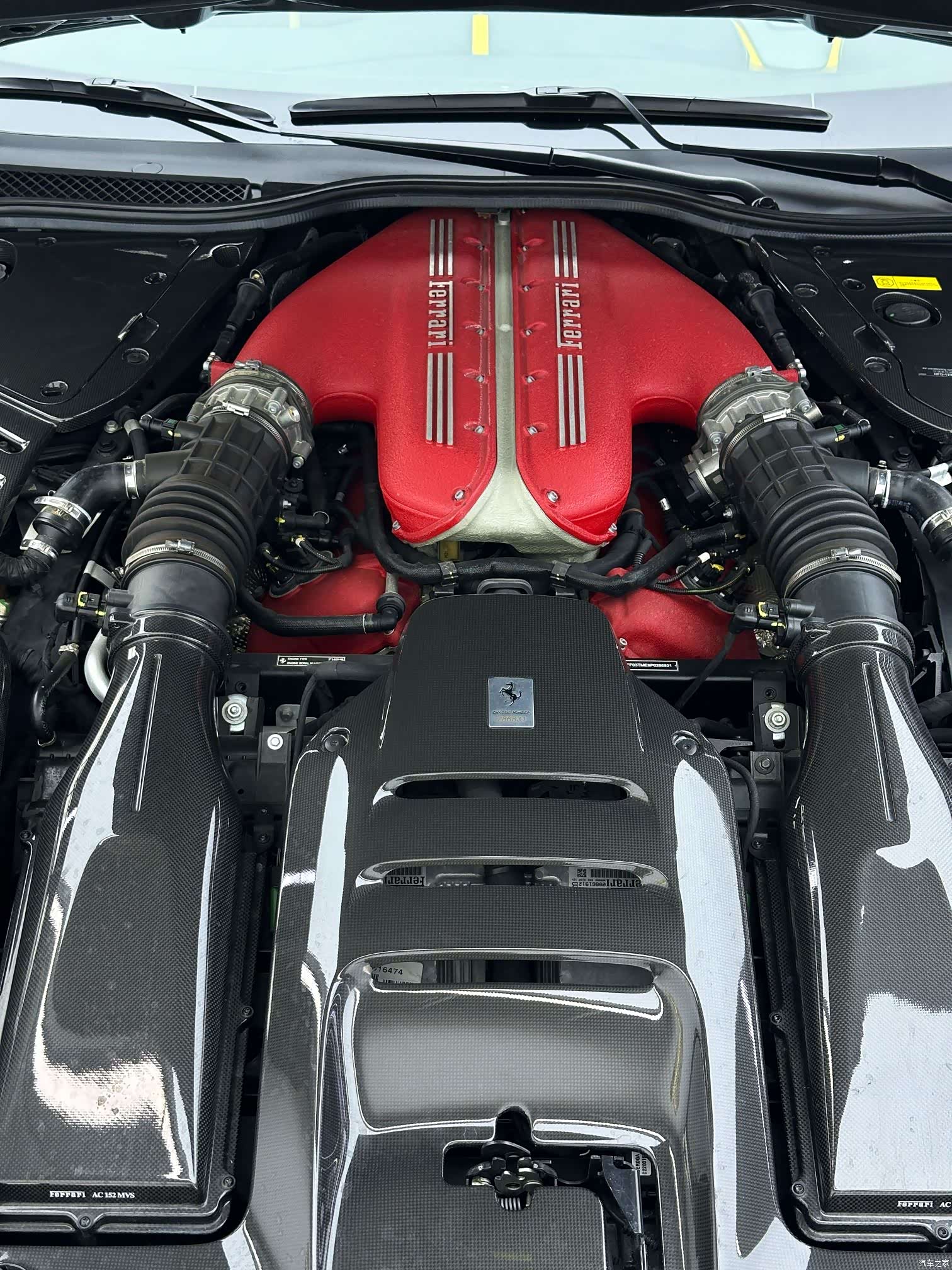 Ferrari 812, 2023 14