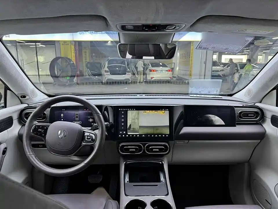 Leapmotor C11
