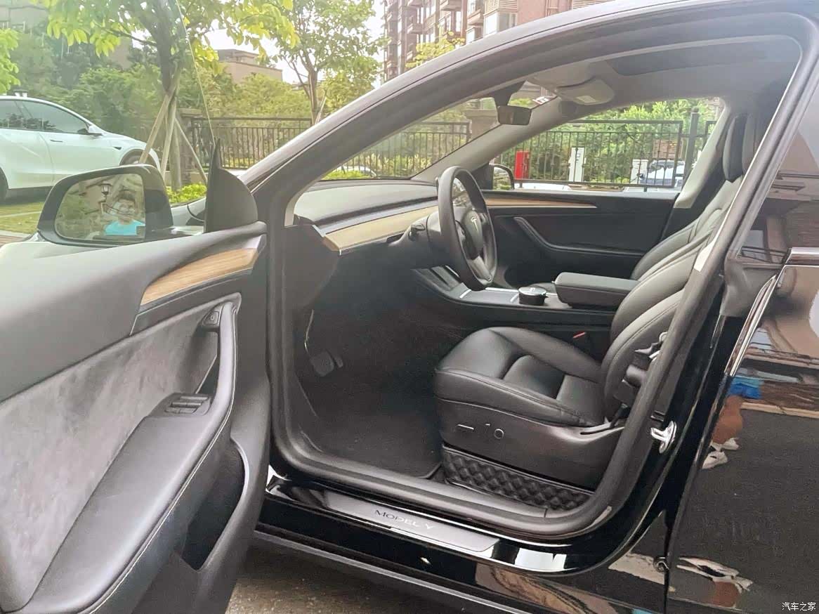 Tesla Model Y, 2023 15