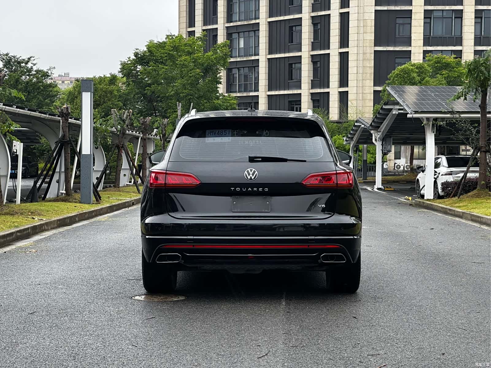 Volkswagen Touareg, 2022 все фото