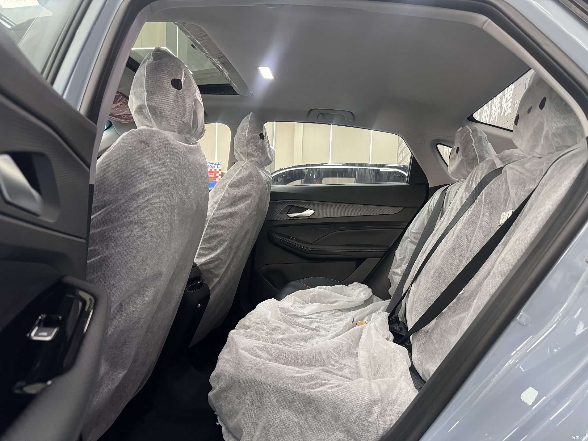 Geely Binray, 2026 8