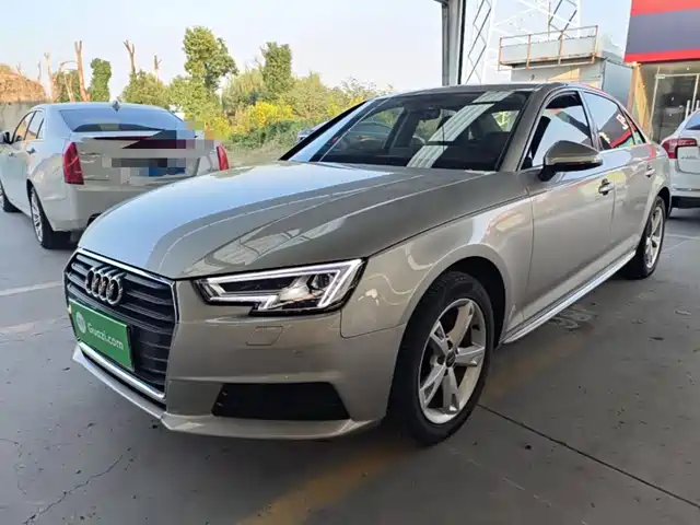 Audi A4L 2017 — купить из Китая под заказ