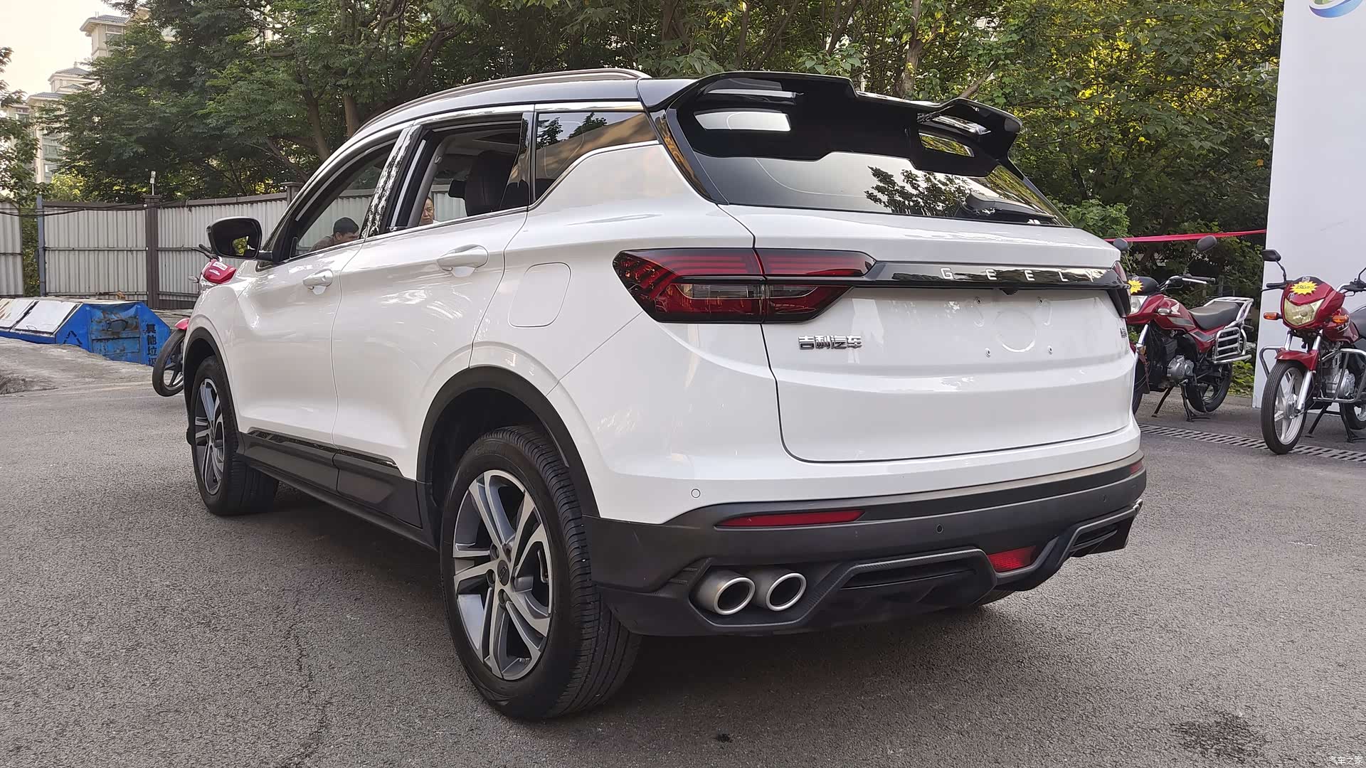 Geely Coolray, 2022 8