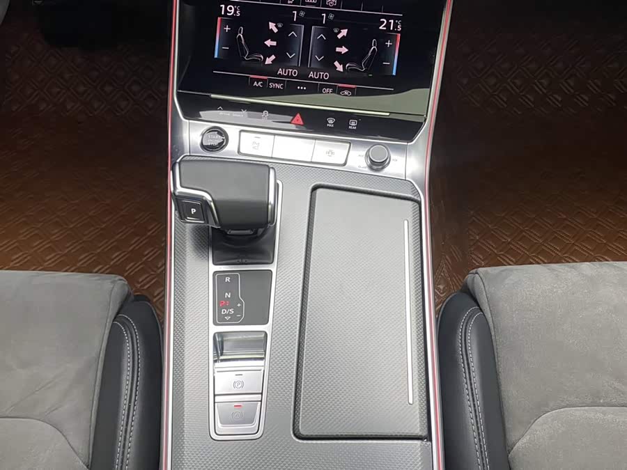 Audi A6L 2024, фото 20