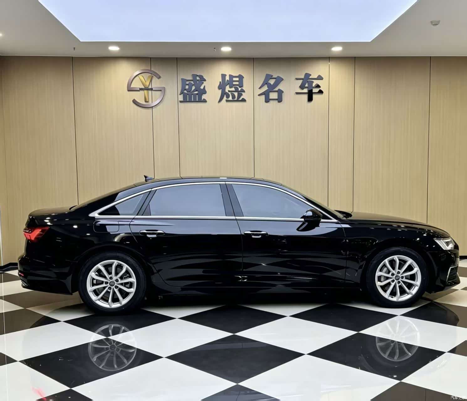 Audi A6L, 2021 3