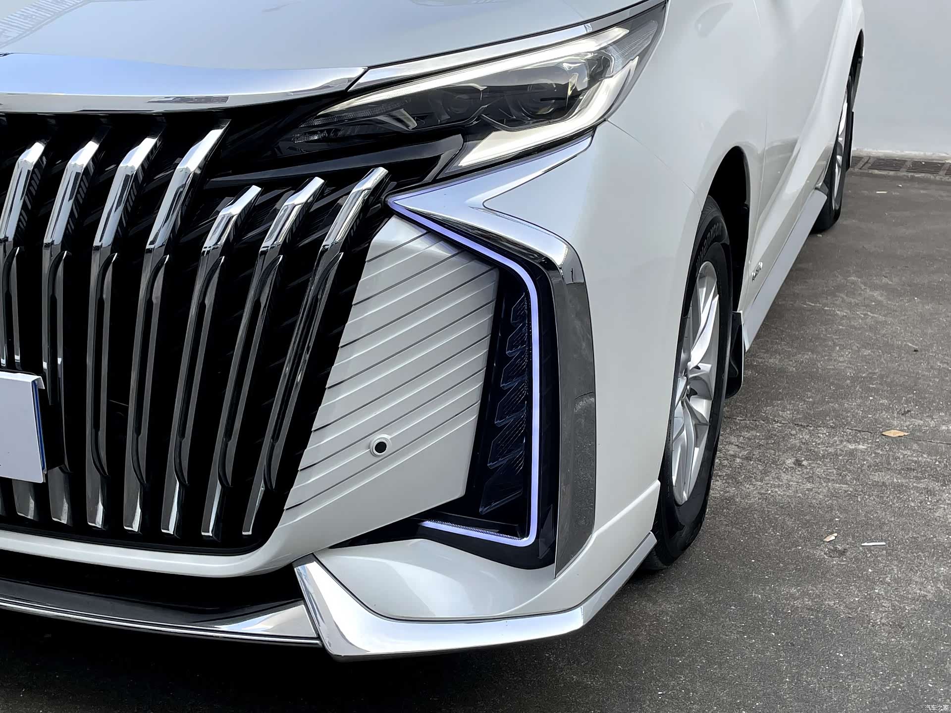 Toyota Granvia, 2025 все фото